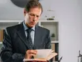 Czytanie prawa: Jak zrozumieć ustawy i unikać błędów?