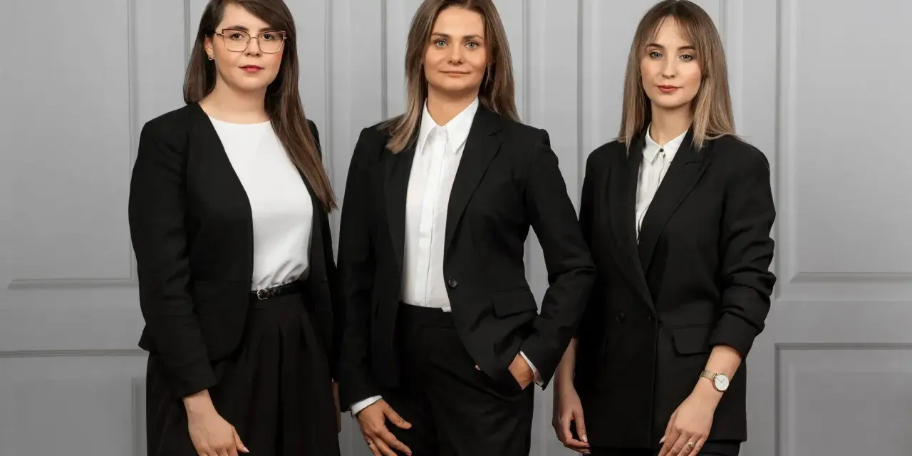Ile kosztuje adwokat od odszkodowania? Modele rozliczeń i ukryte koszty