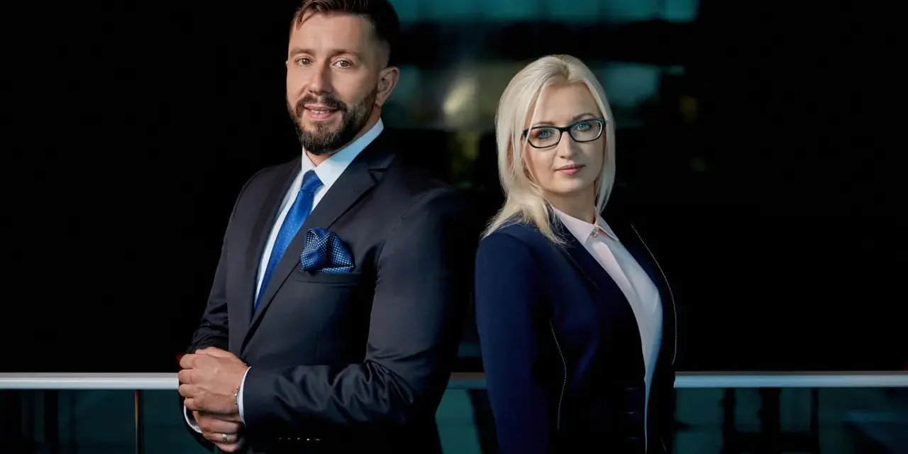 Nieuczciwy adwokat? Co robić, gdy zawiódł: odzyskaj pieniądze!