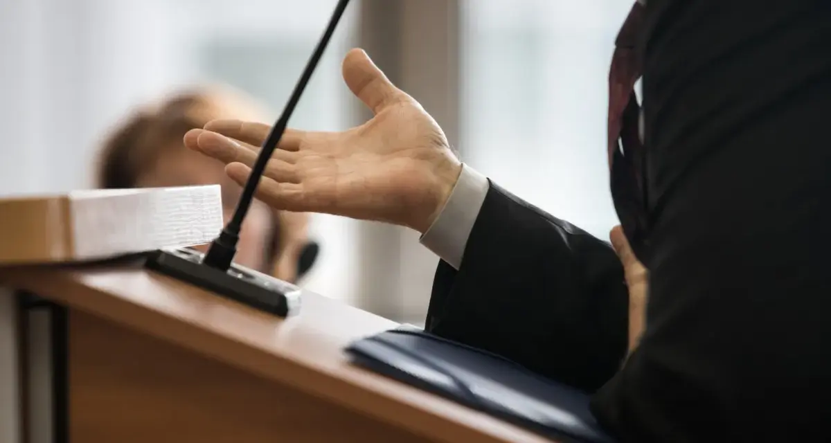Sąd wzywa świadka ile razy? Uniknij grzywny i aresztu!
