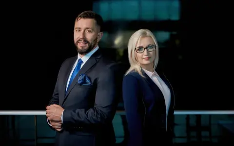 Nieuczciwy adwokat? Co robić, gdy zawiódł: odzyskaj pieniądze!