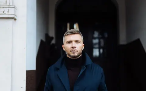 Czy świadek może mieć adwokata? Poznaj swoje prawa i ochronę.