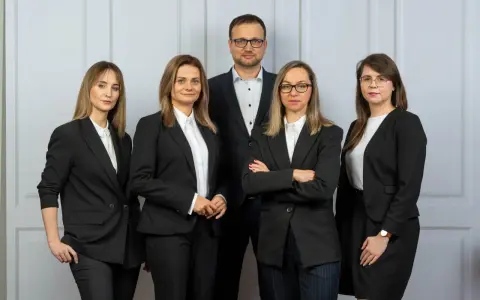 Apelacja w sądzie okręgowym: Ile trwa i jak ją przyspieszyć?