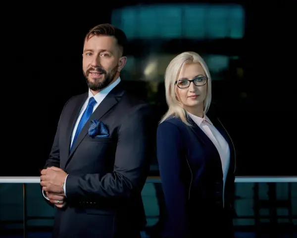 Nieuczciwy adwokat? Co robić, gdy zawiódł: odzyskaj pieniądze!