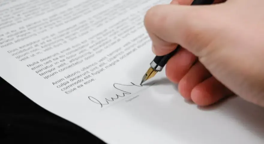 Co to zdolność do czynności prawnych? Pełnia praw czy ograniczenia?