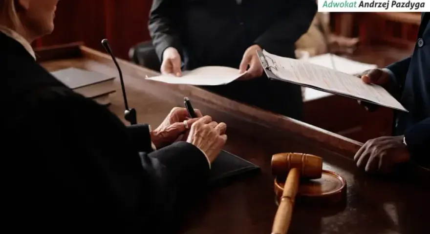 Ile czasu sąd ma na wyznaczenie rozprawy? Prawnik wyjaśnia realia