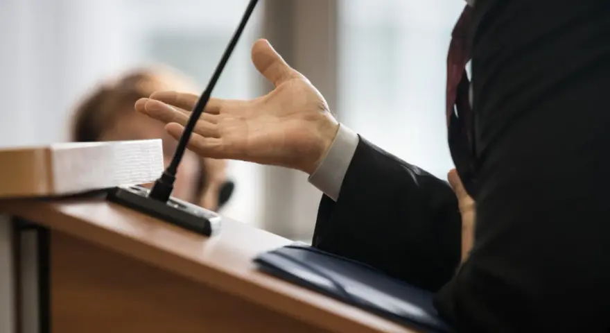 Sąd wzywa świadka ile razy? Uniknij grzywny i aresztu!