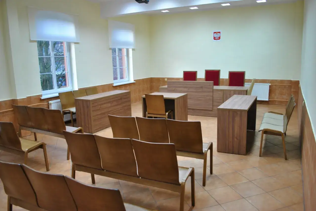 sala sądowa polska rozprawa